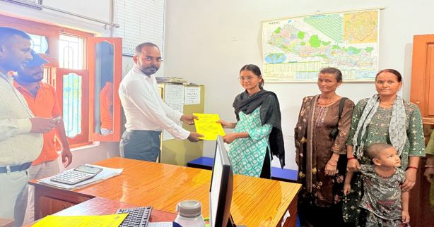 निर्धन उत्थान लघुवित्त दोधारा चाँदनीद्वारा छात्रवृत्ति रकम वितरण